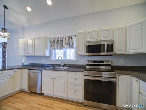 291 Silverbrook Road Orange CT 06477