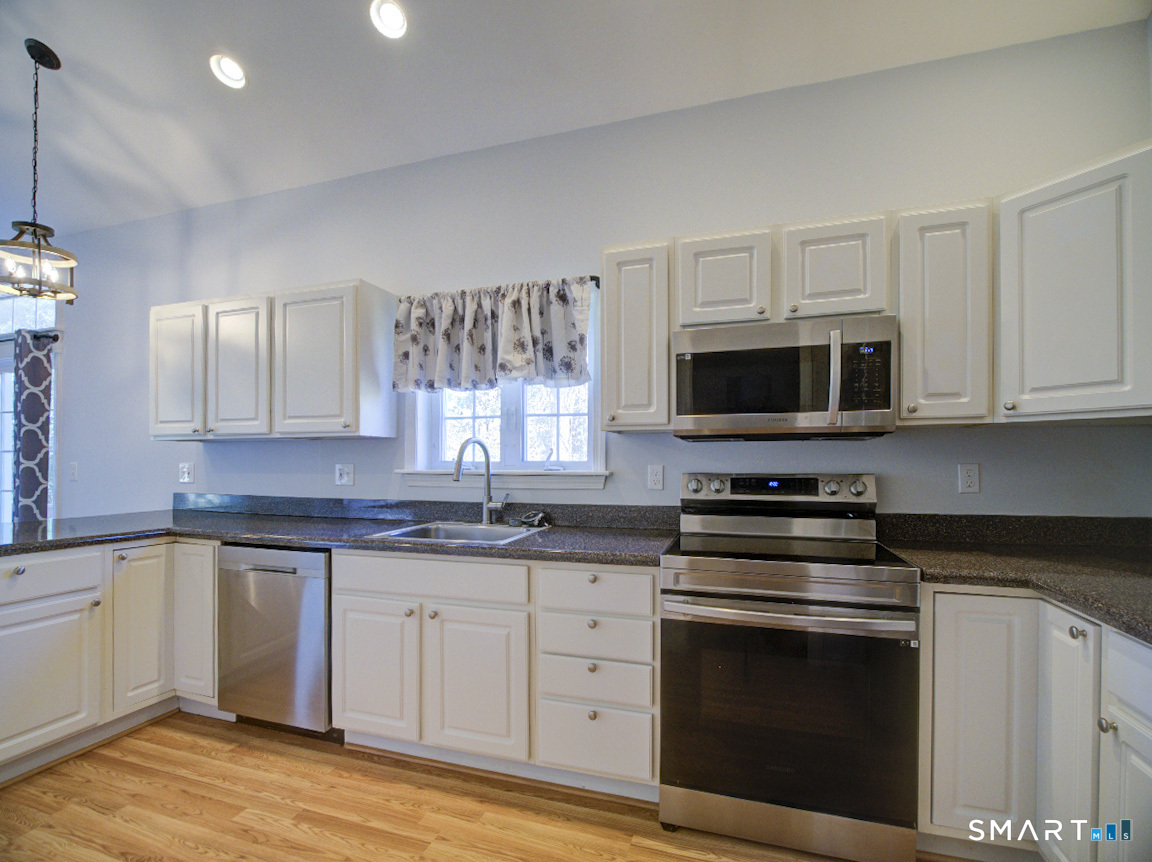 291 Silverbrook Road Orange CT 06477