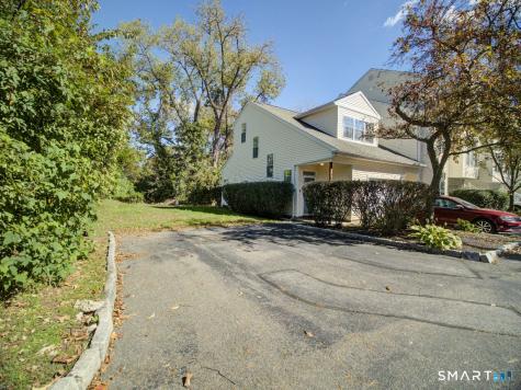 291 Silverbrook Road Orange CT 06477