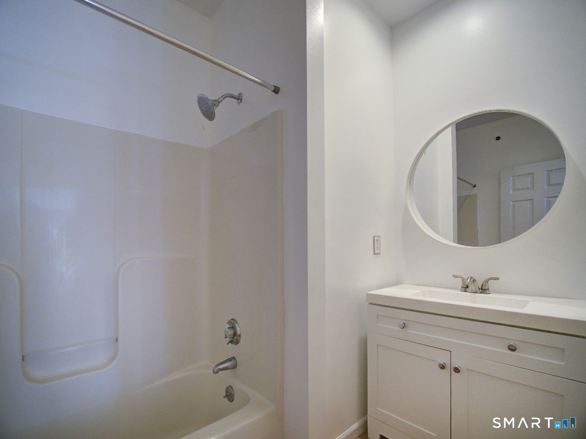 291 Silverbrook Road Orange CT 06477