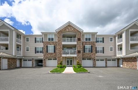 1011 Brookside Court Newtown CT 06470