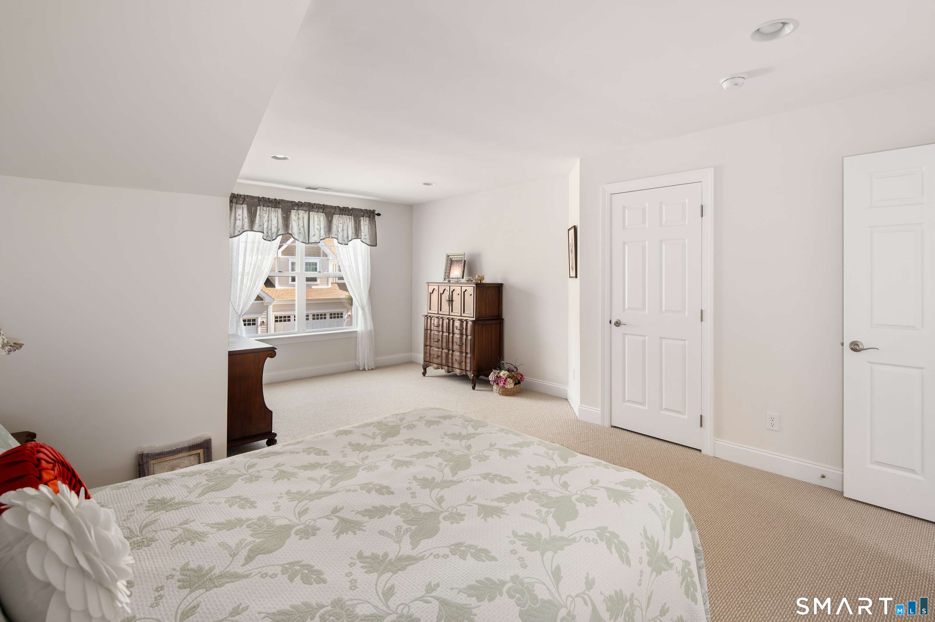 15 Briar Ridge Drive Bethel CT 06801
