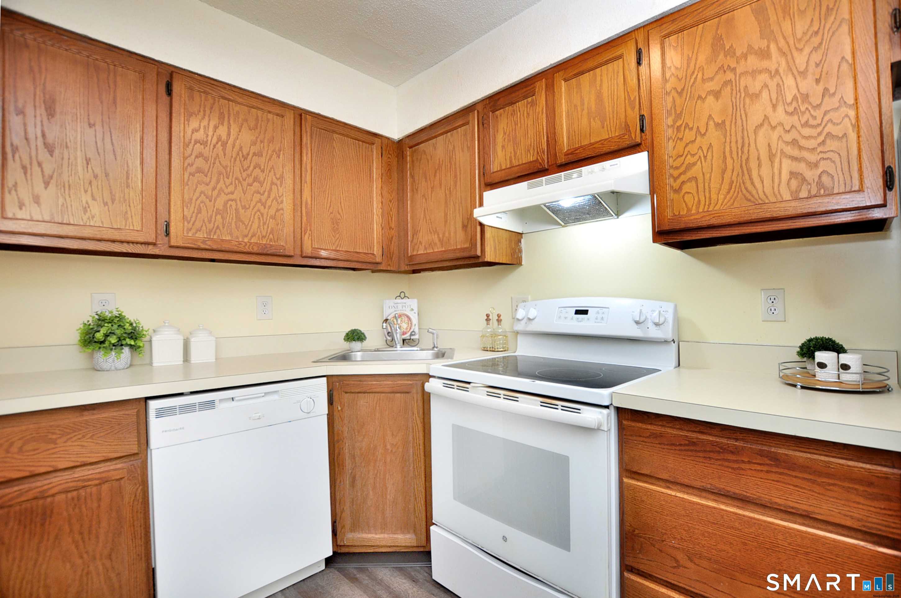 3 Concorde Way Windsor Locks CT 06096