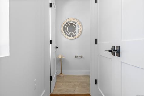 138 Boston Post Road East Lyme CT 06333