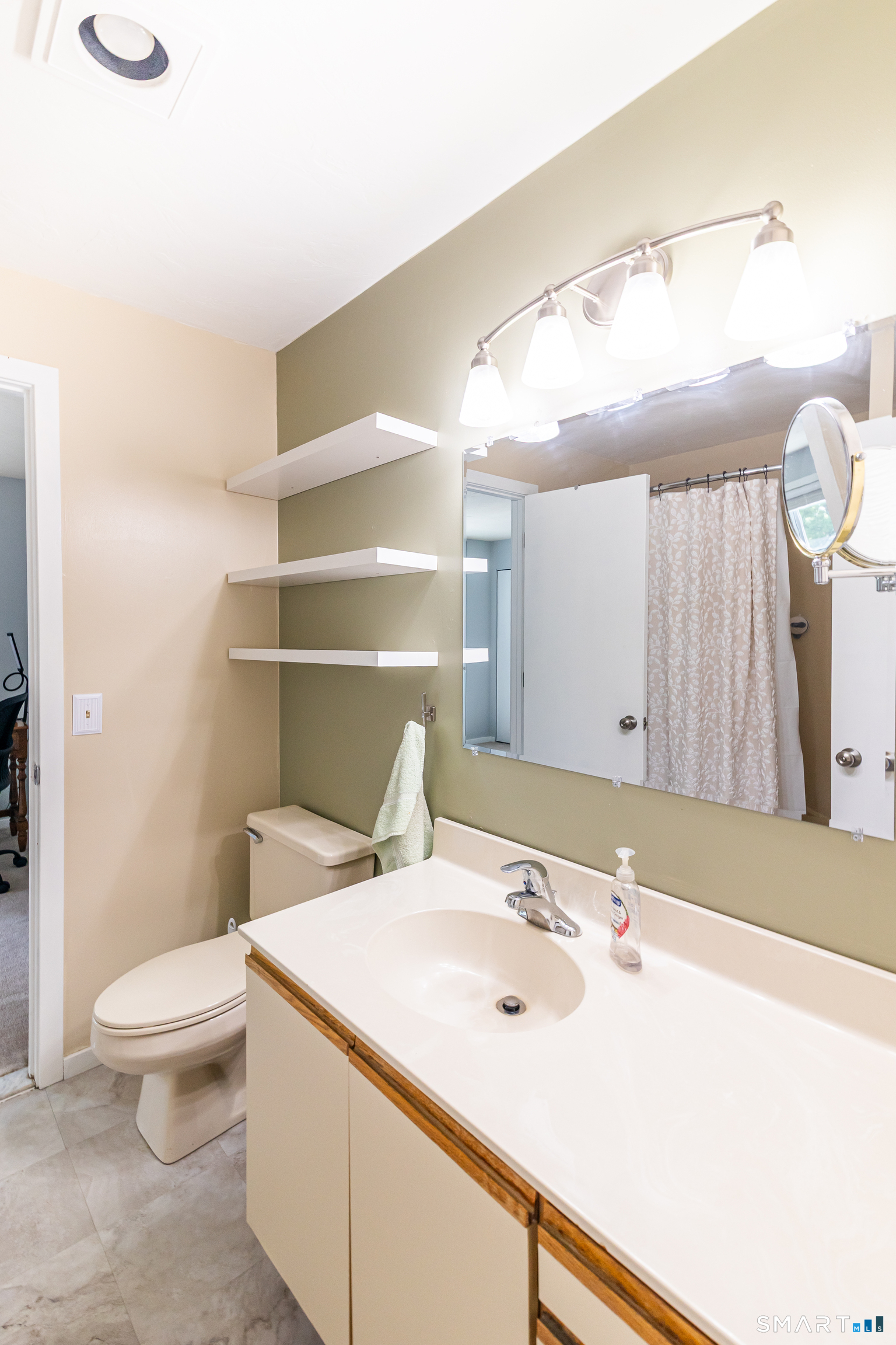 33 Woodstock Meadows Woodstock CT 06281