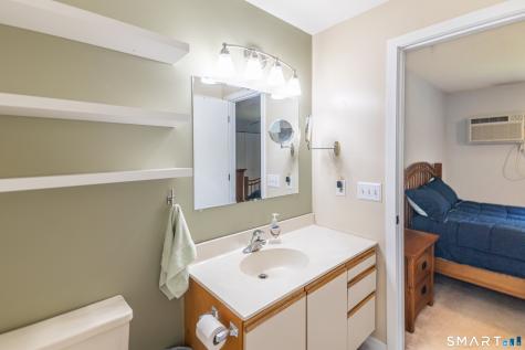 33 Woodstock Meadows Woodstock CT 06281