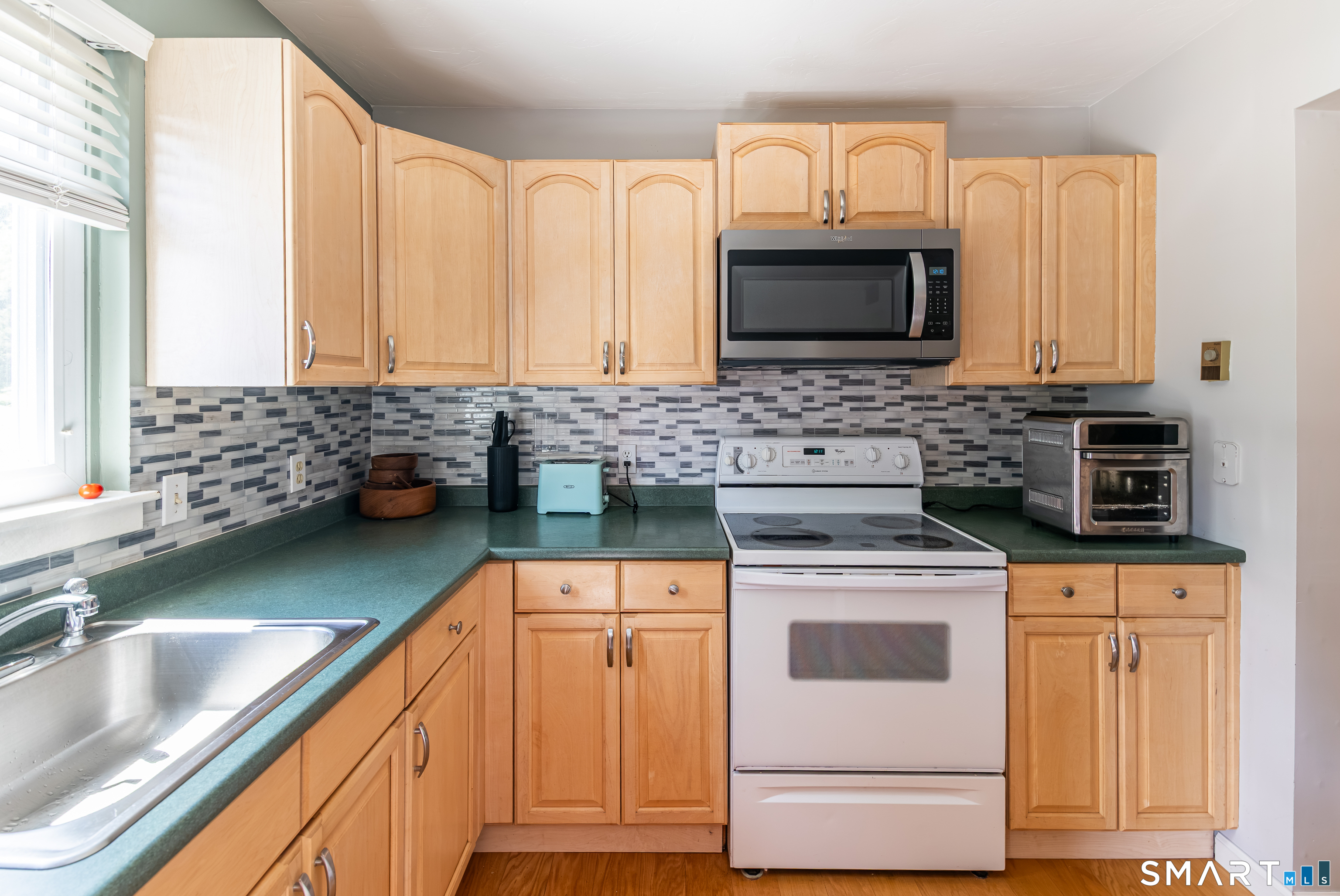 33 Woodstock Meadows Woodstock CT 06281