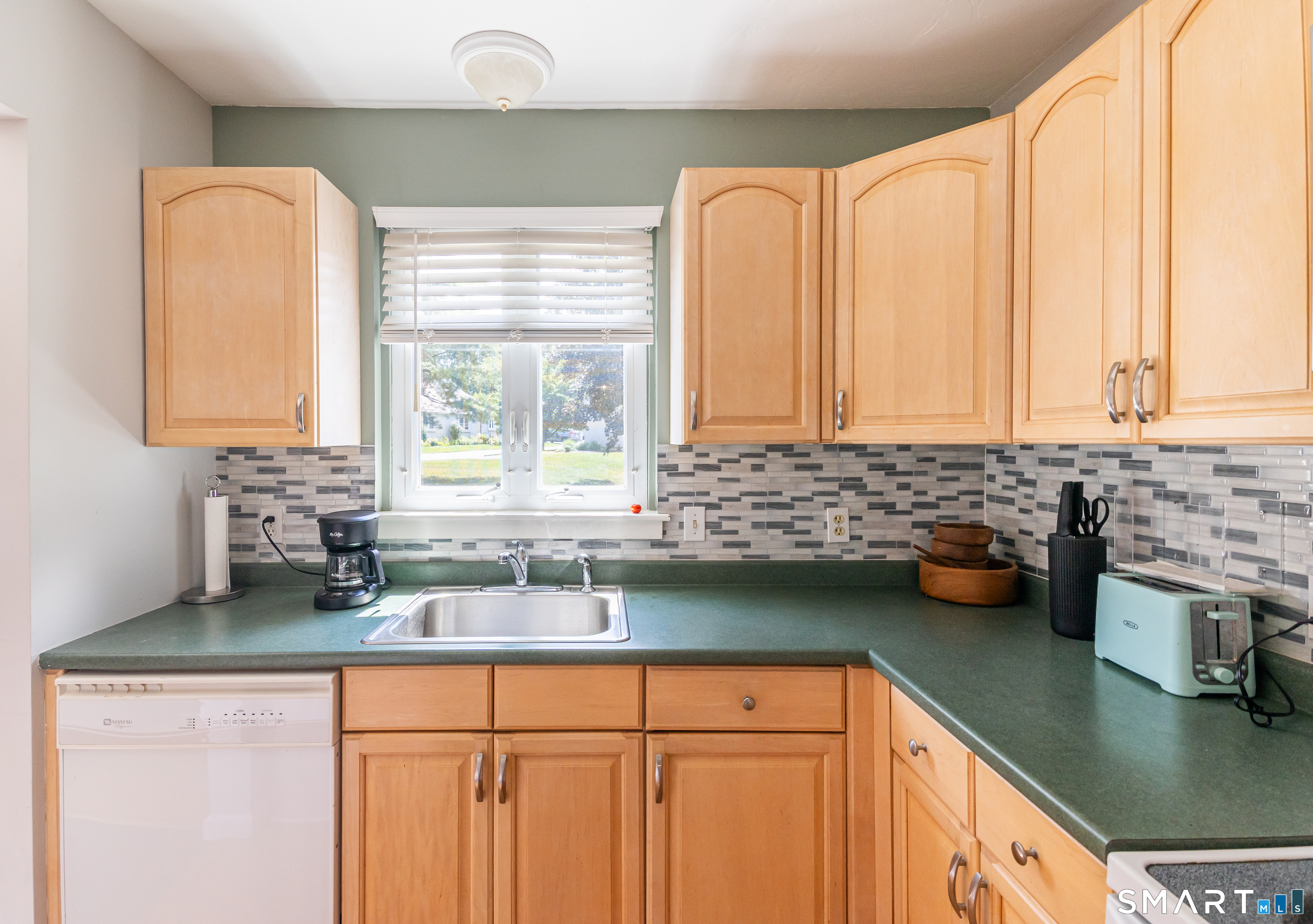 33 Woodstock Meadows Woodstock CT 06281