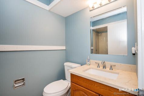 38 Library Lane Simsbury CT 06070