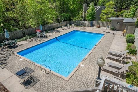 38 Library Lane Simsbury CT 06070
