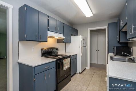 38 Library Lane Simsbury CT 06070
