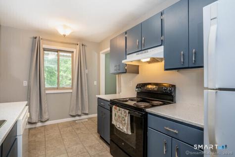 38 Library Lane Simsbury CT 06070