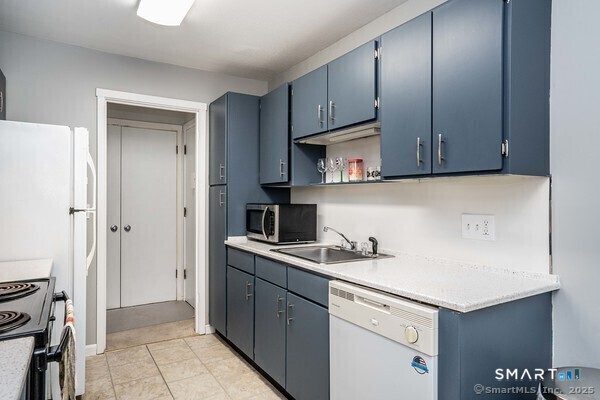 38 Library Lane Simsbury CT 06070