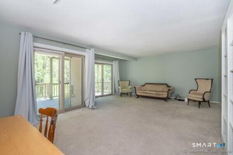 38 Library Lane Simsbury CT 06070