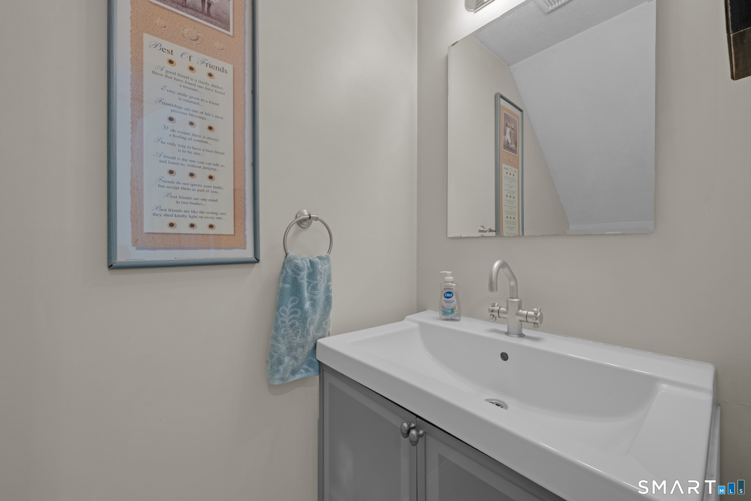 10 Lakeside Drive Ledyard CT 06339