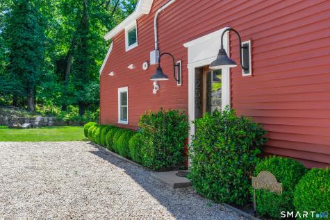 253 Tokeneke Road Darien CT 06820