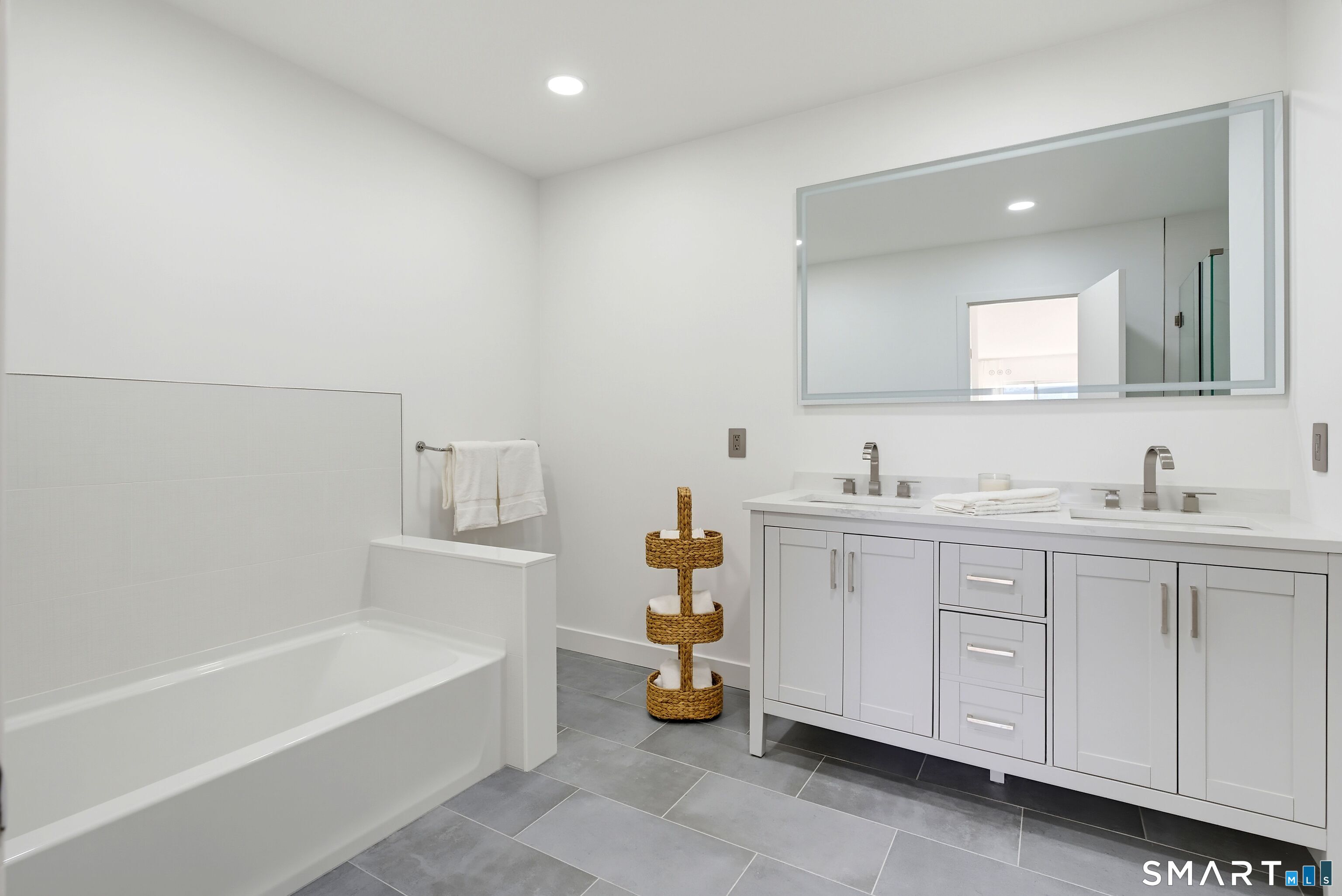 31 Harbour Close New Haven CT 06519
