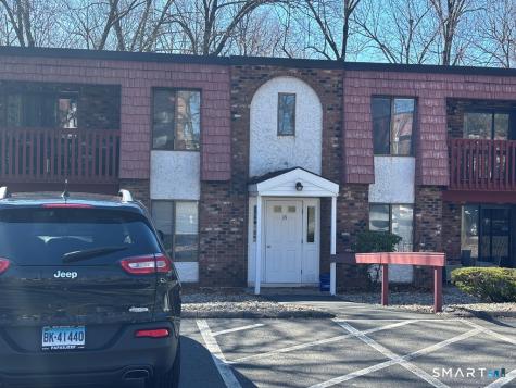 35 Woodsedge Drive Newington CT 06111