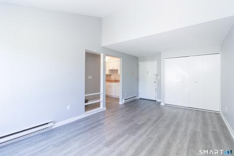 18 Hamre Lane Branford CT 06405