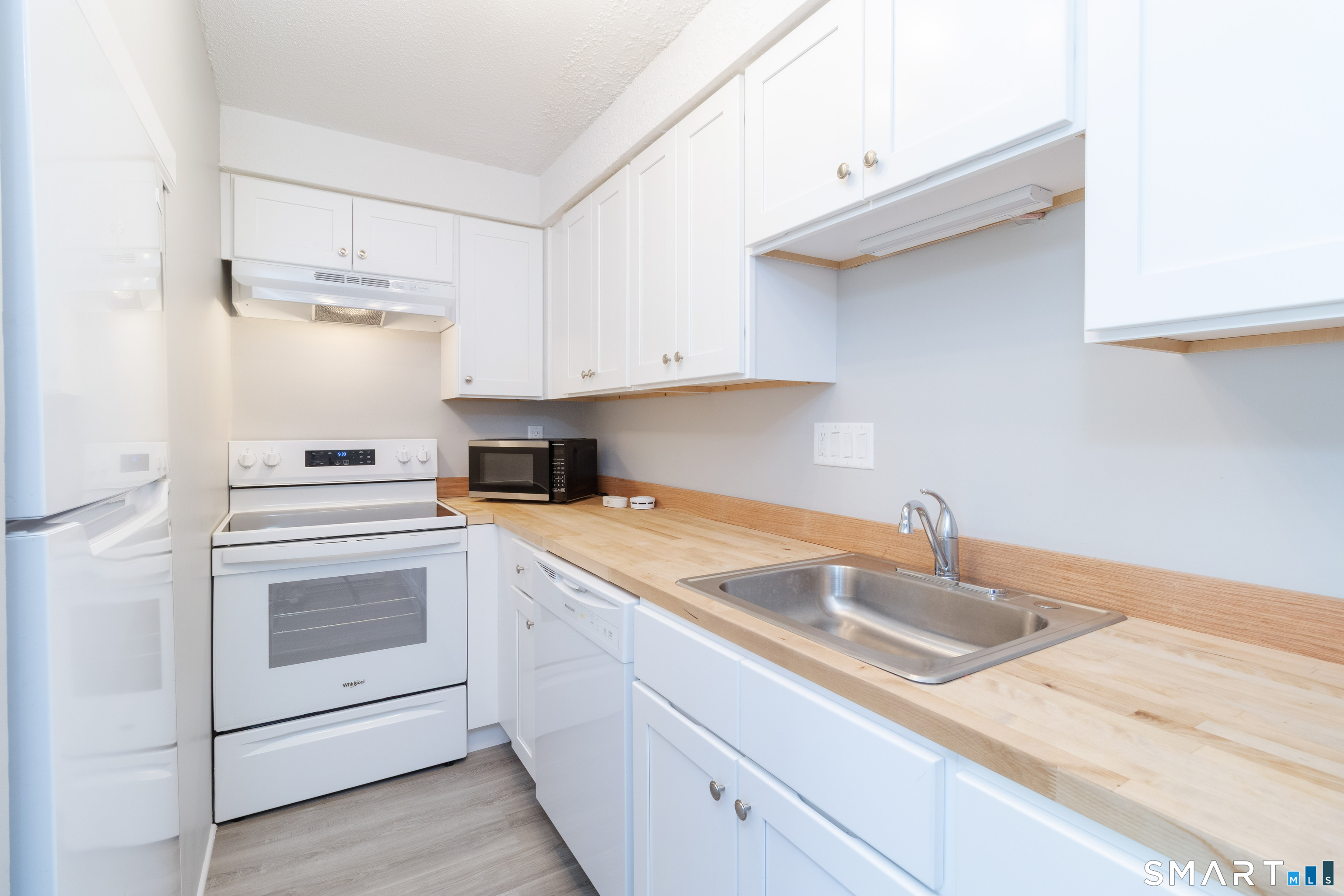 18 Hamre Lane Branford CT 06405