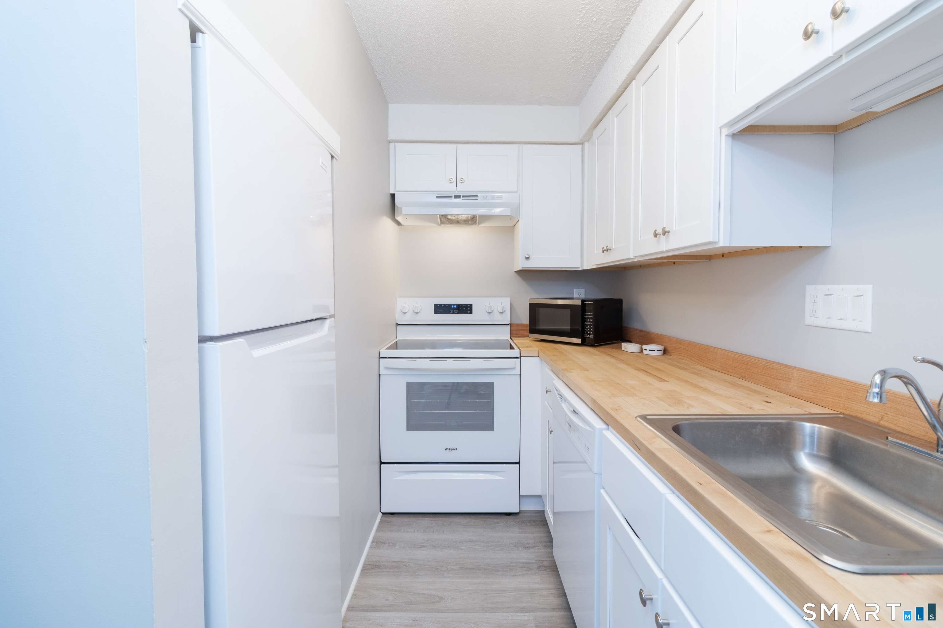 18 Hamre Lane Branford CT 06405