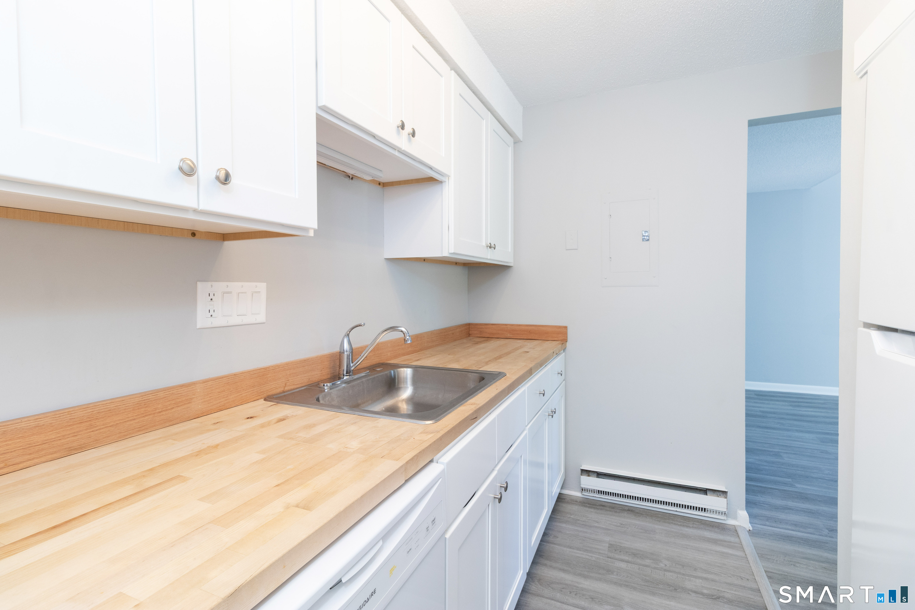 18 Hamre Lane Branford CT 06405