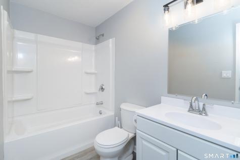 18 Hamre Lane Branford CT 06405