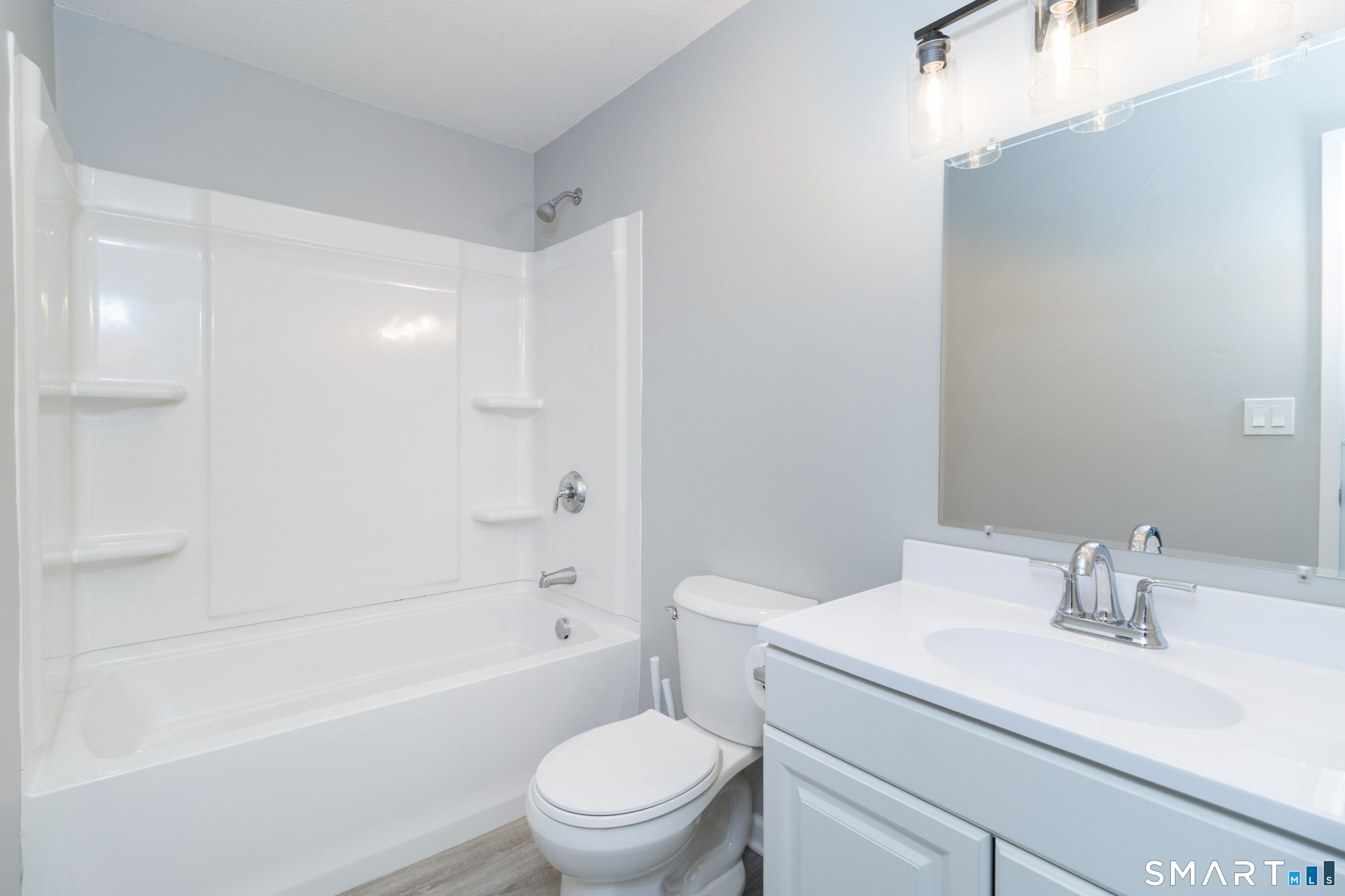 18 Hamre Lane Branford CT 06405