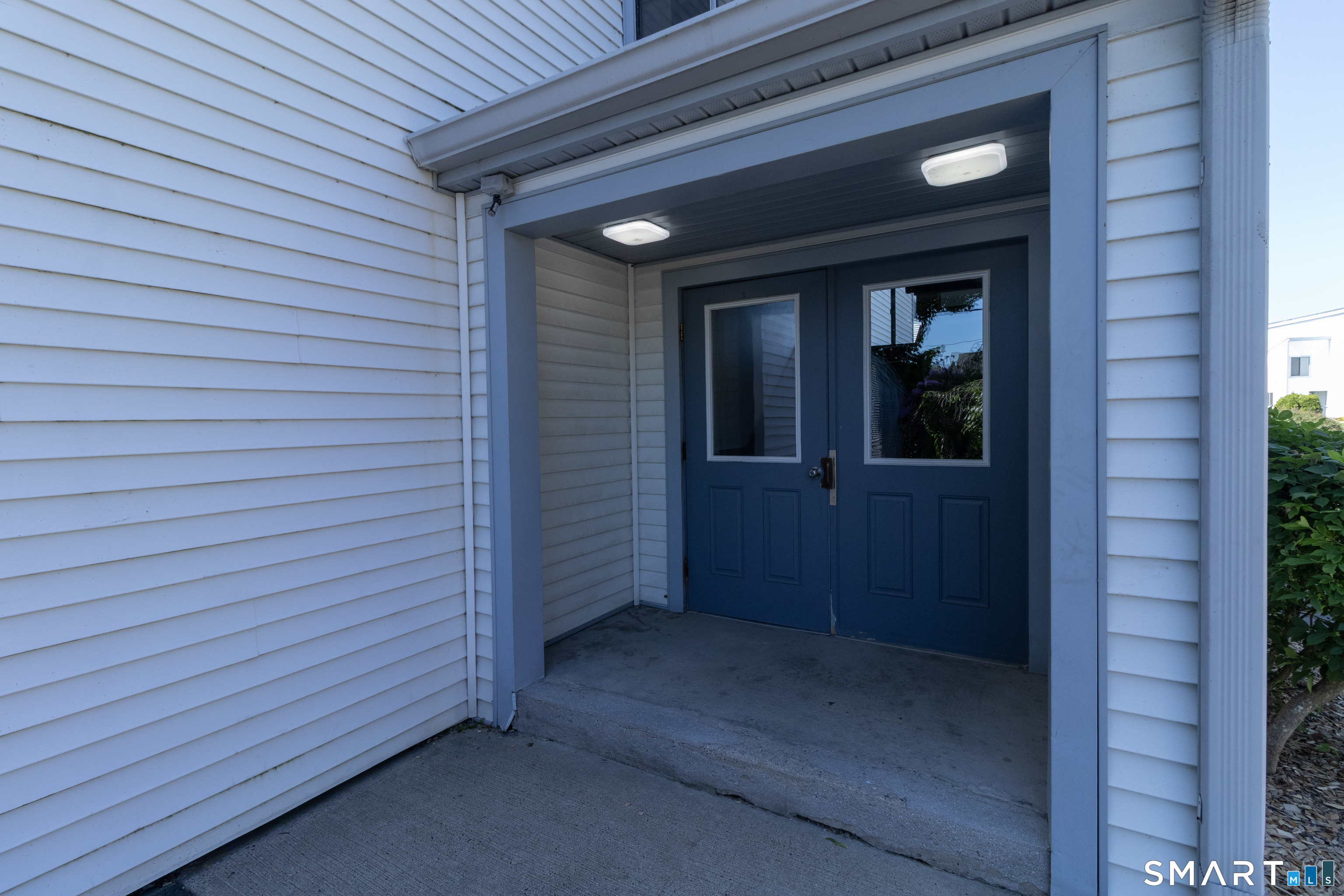 18 Hamre Lane Branford CT 06405