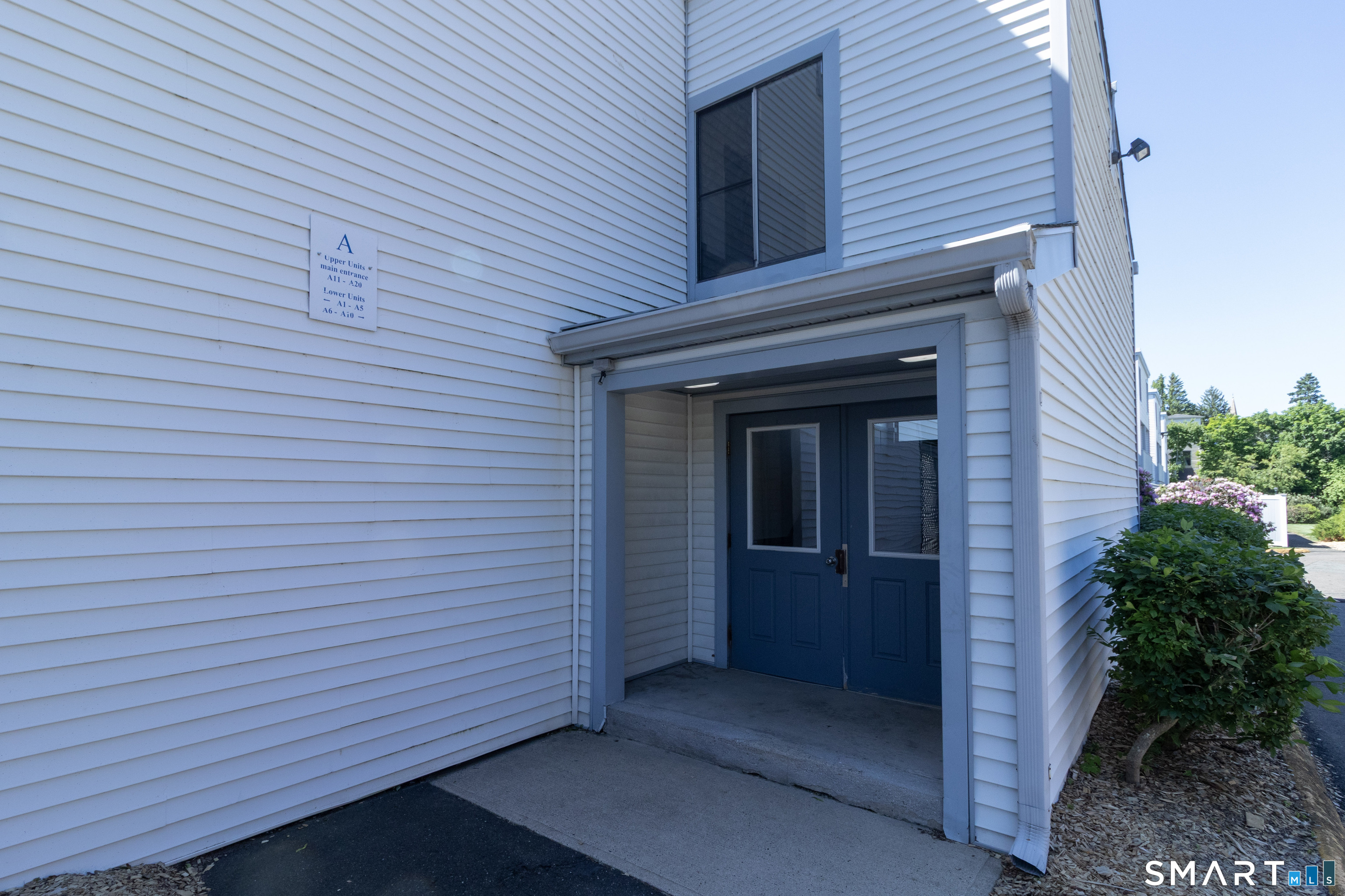 18 Hamre Lane Branford CT 06405