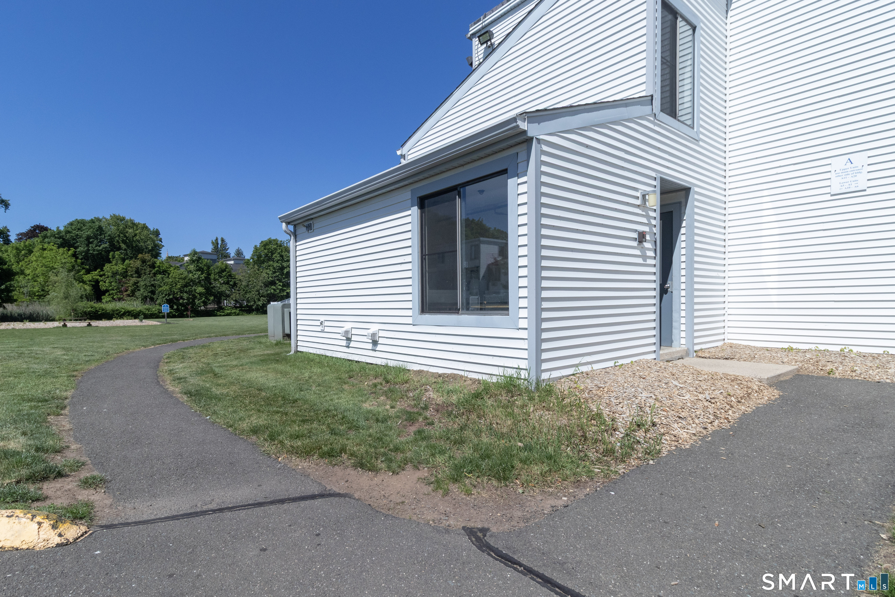18 Hamre Lane Branford CT 06405