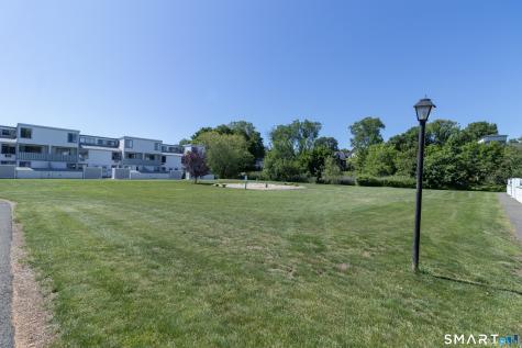 18 Hamre Lane Branford CT 06405