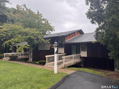 8-B Country Squire Drive Cromwell CT 06416