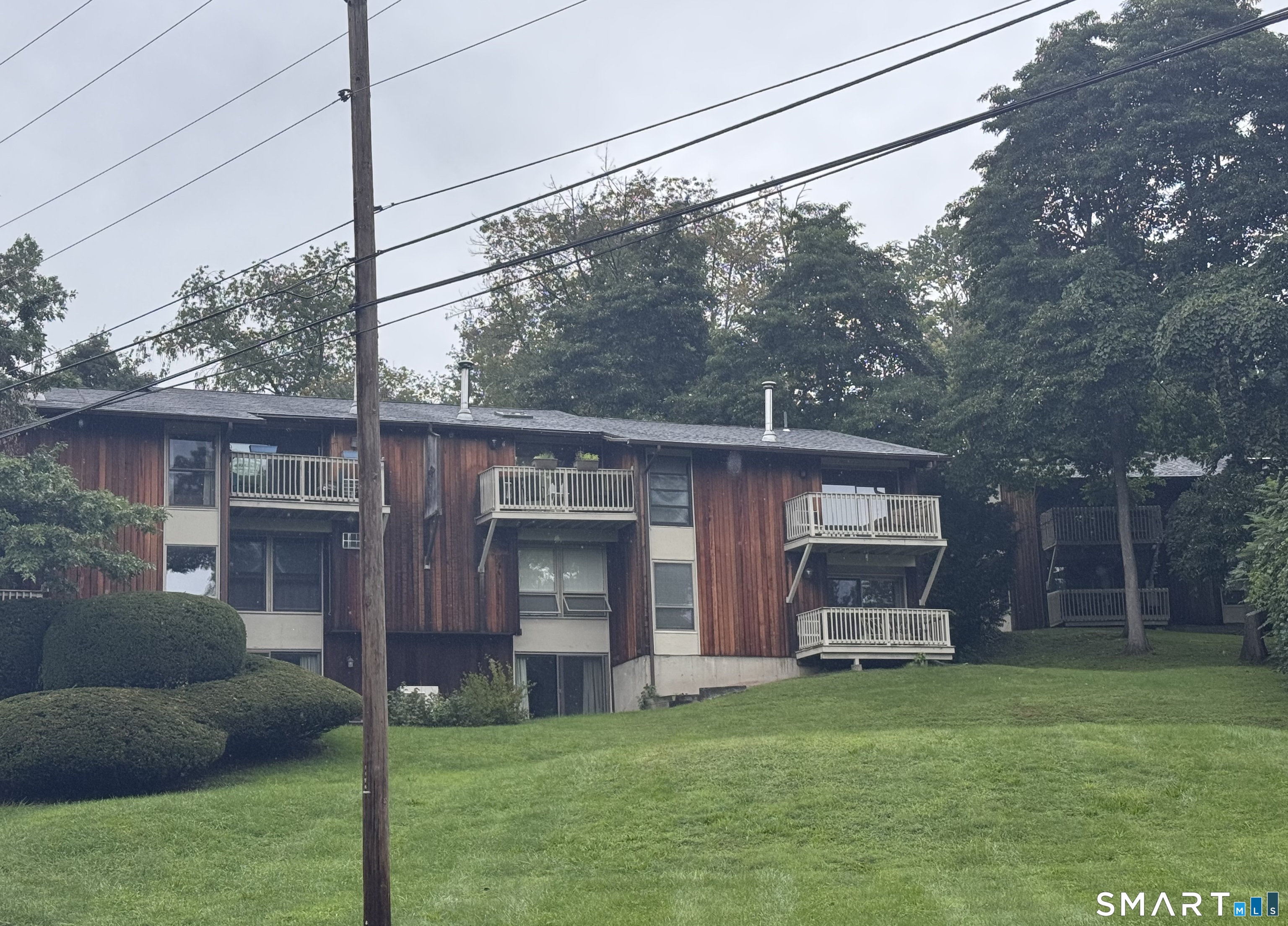 8-B Country Squire Drive Cromwell CT 06416
