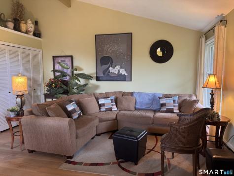 8-B Country Squire Drive Cromwell CT 06416