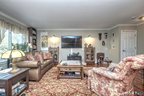 51 Staffordshire Common Drive Wallingford CT 06492