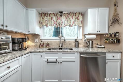 51 Staffordshire Common Drive Wallingford CT 06492