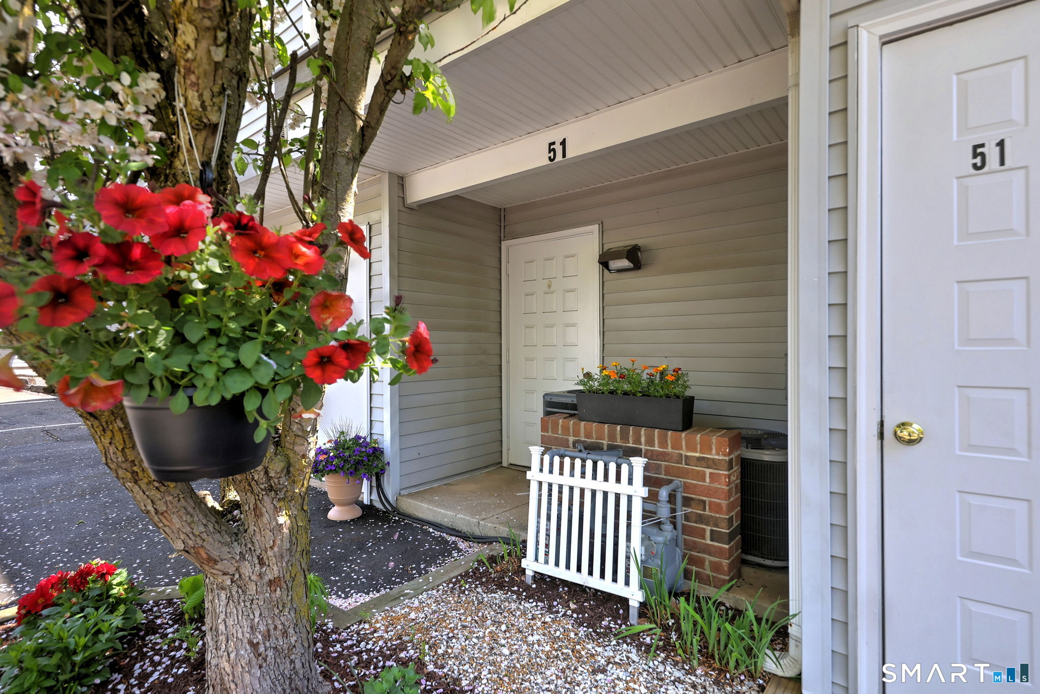 51 Staffordshire Common Drive Wallingford CT 06492