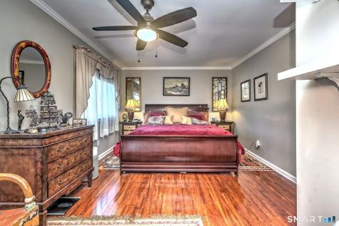 51 Staffordshire Common Drive Wallingford CT 06492