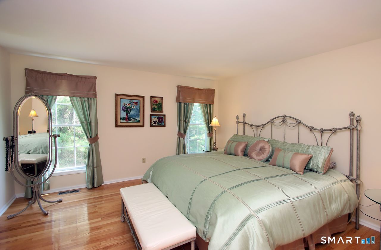 25 Hamden Hills Drive Hamden CT 06518