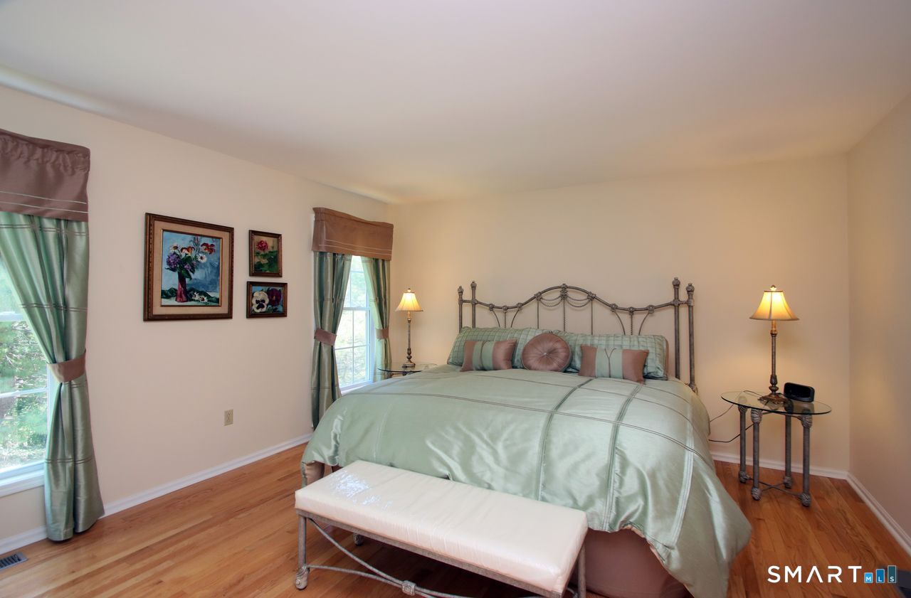 25 Hamden Hills Drive Hamden CT 06518