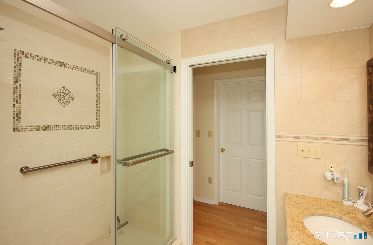 25 Hamden Hills Drive Hamden CT 06518