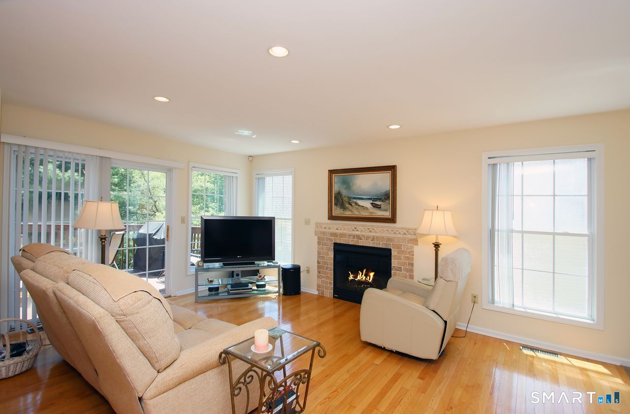 25 Hamden Hills Drive Hamden CT 06518