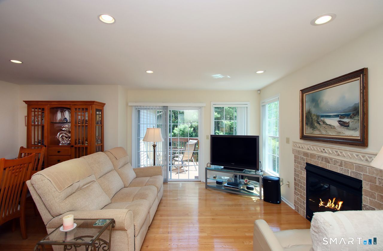 25 Hamden Hills Drive Hamden CT 06518