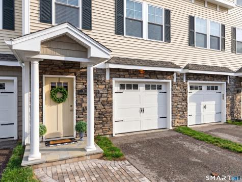 11 Village Crossing East Lyme CT 06357