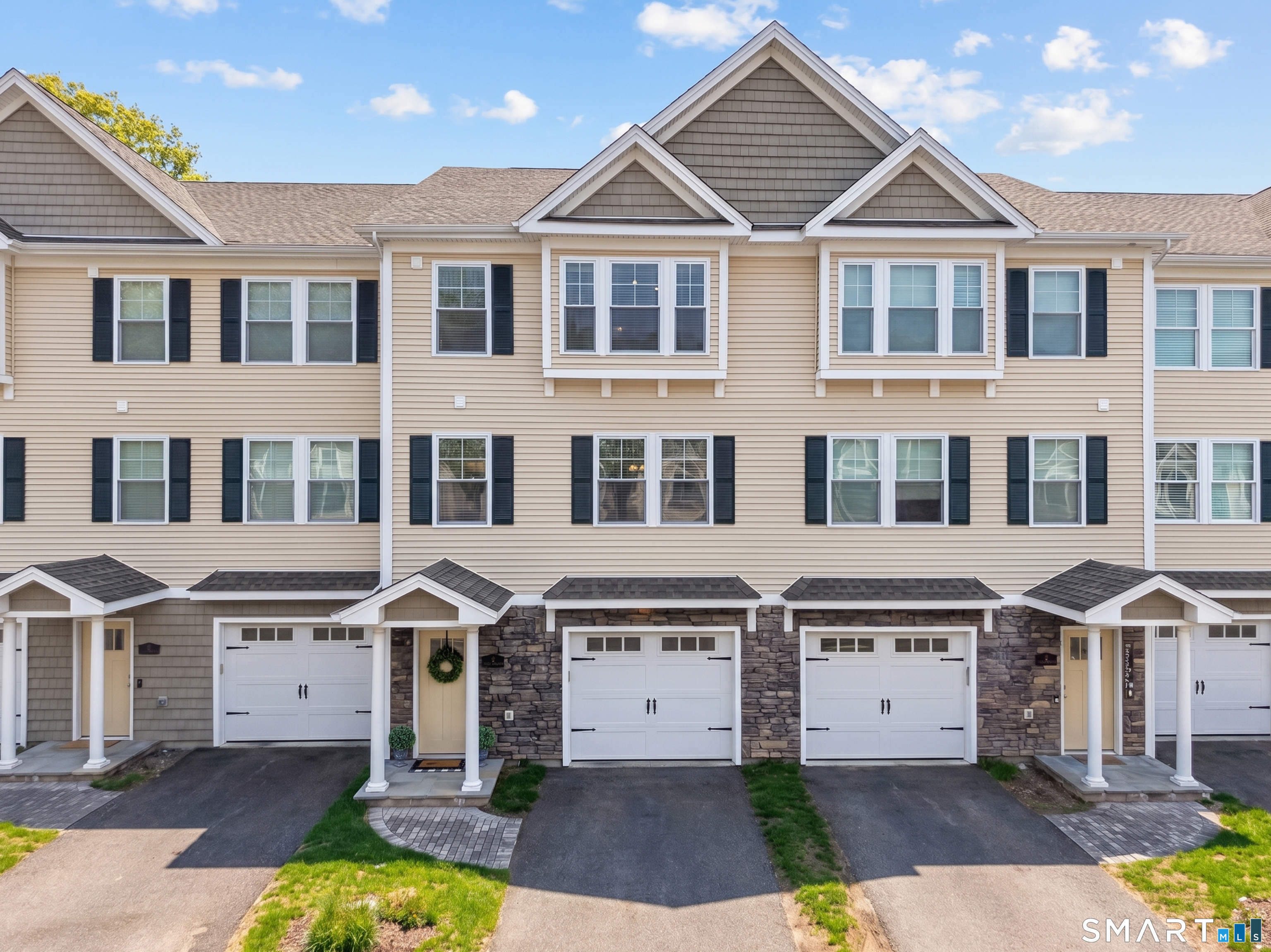 11 Village Crossing East Lyme CT 06357