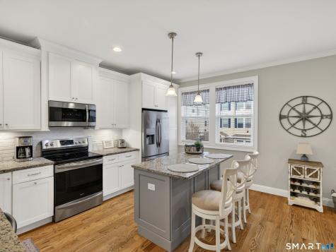 11 Village Crossing East Lyme CT 06357
