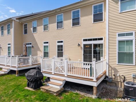 11 Village Crossing East Lyme CT 06357