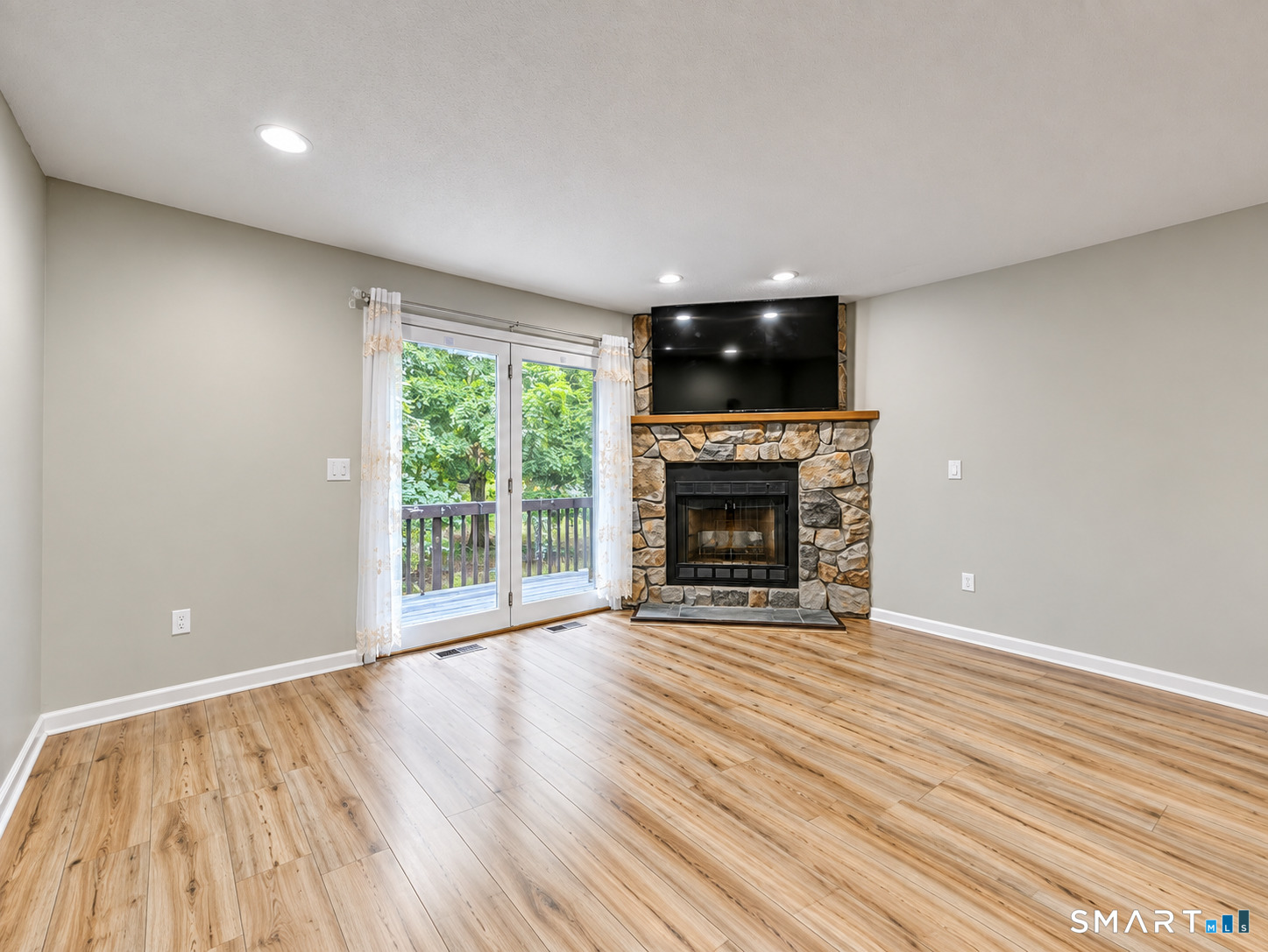 704 Mill Pond Drive South Windsor CT 06074