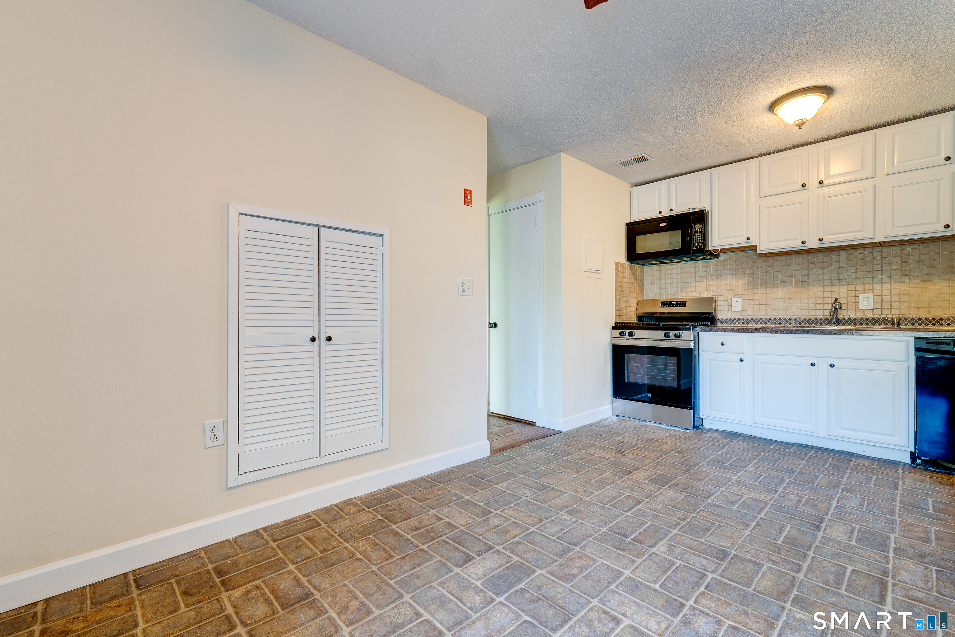 4 Birch Lane East Haven CT 06513